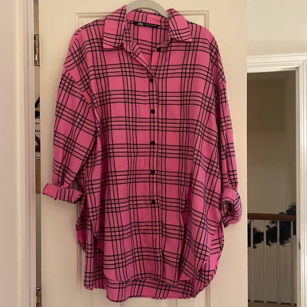 Zara oversized collared shirt in pink with black checks! Size S